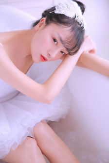 强行开发她的尿孔H